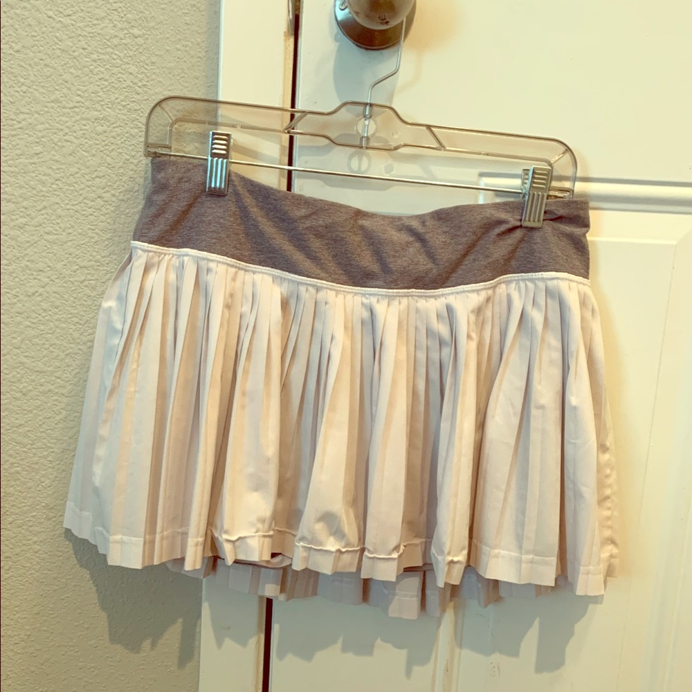 Lululemon size 6